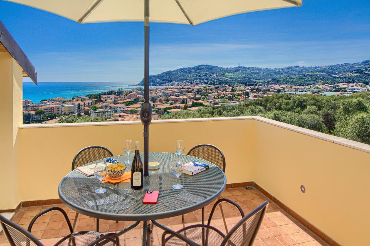 Appartamenti Villa Il Poggiolo Diano Marina Exterior foto